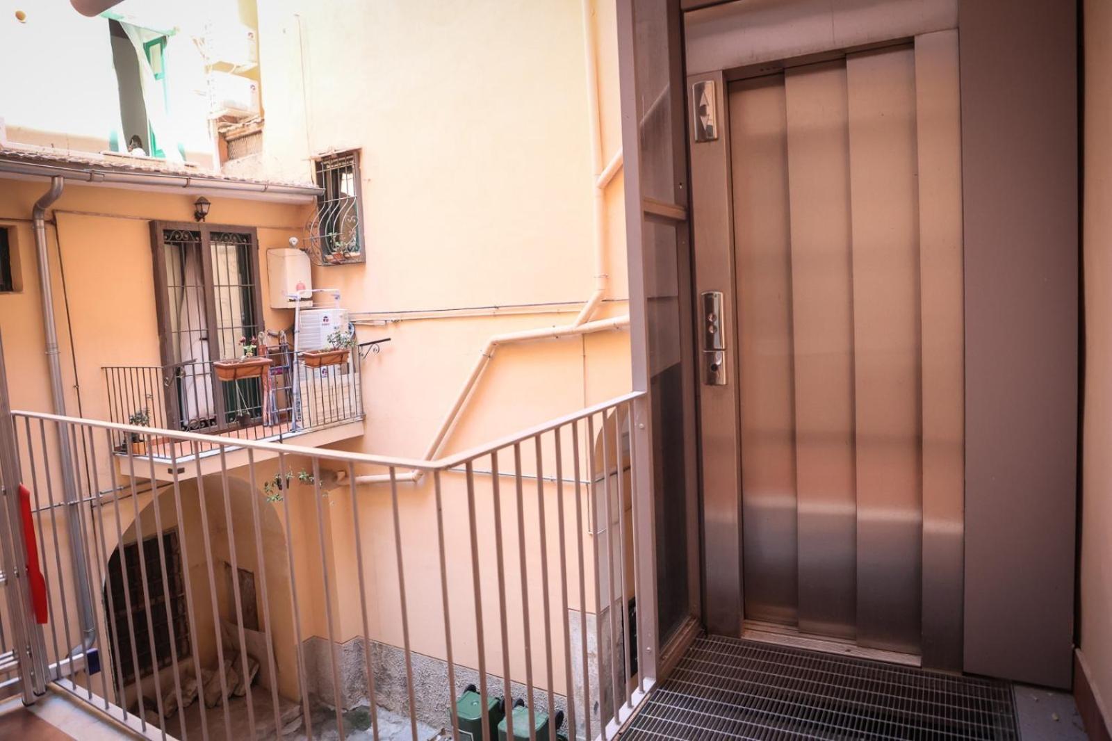Apartament Petramare Charming House Salerno Zewnętrze zdjęcie